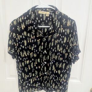 Dress Blouse Black With Garden Print Short Sleeves Button Down Rayon Medium